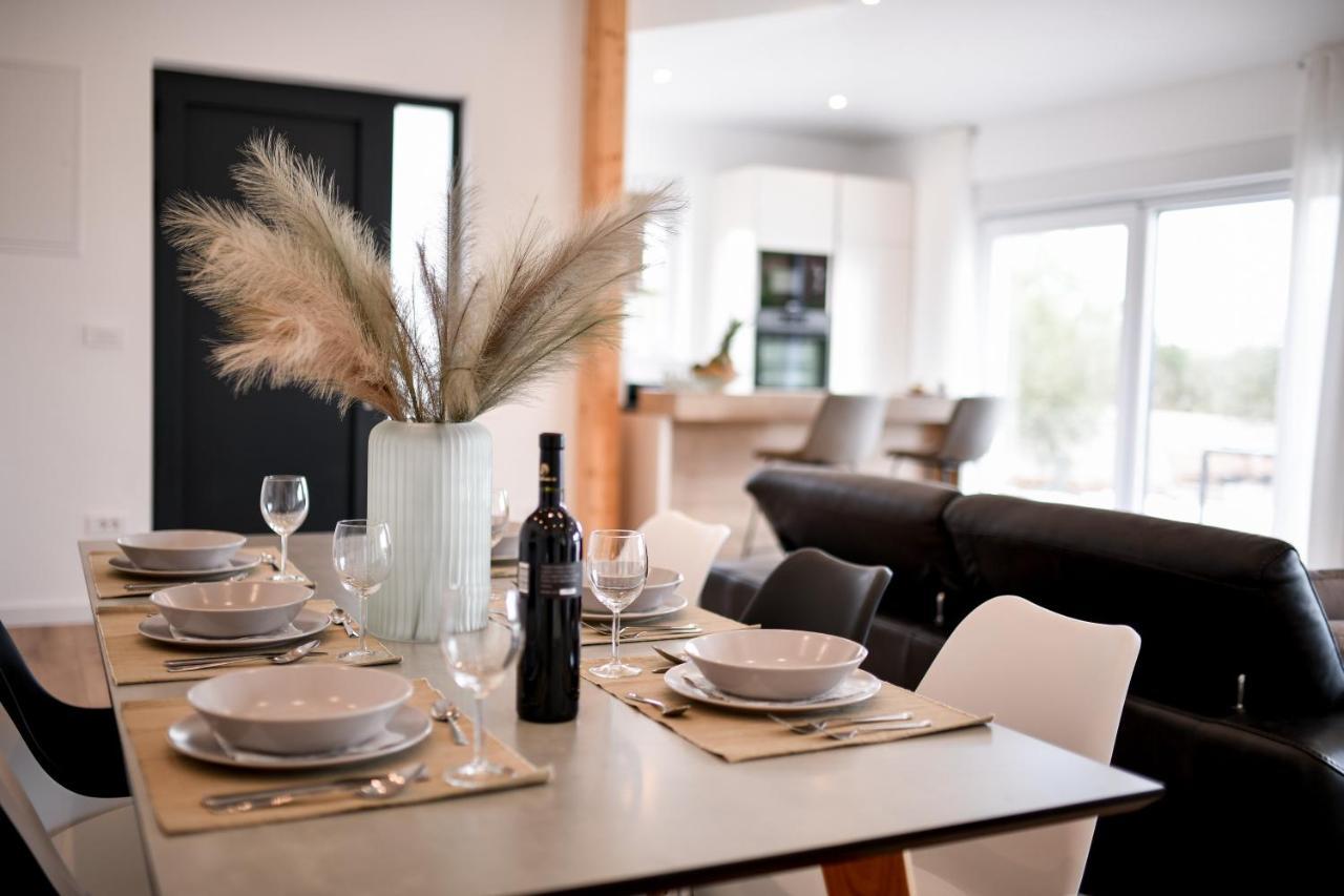 Wonderful Holiday House Bruno With Heated Pool Zadar Extérieur photo