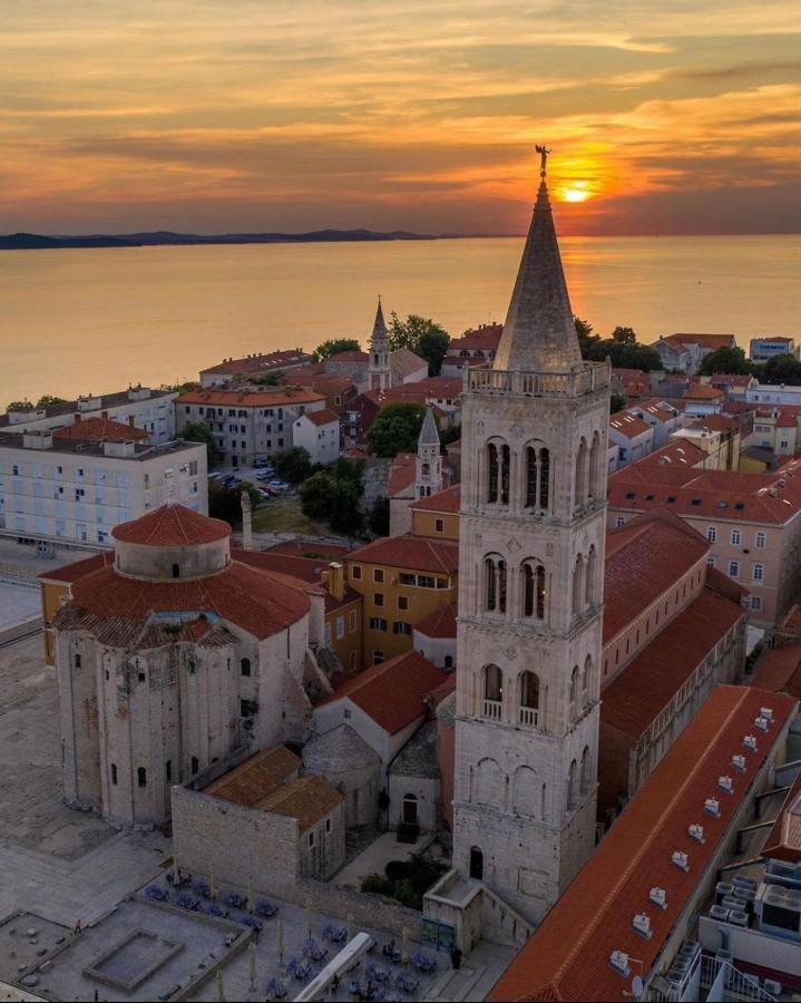 Wonderful Holiday House Bruno With Heated Pool Zadar Extérieur photo