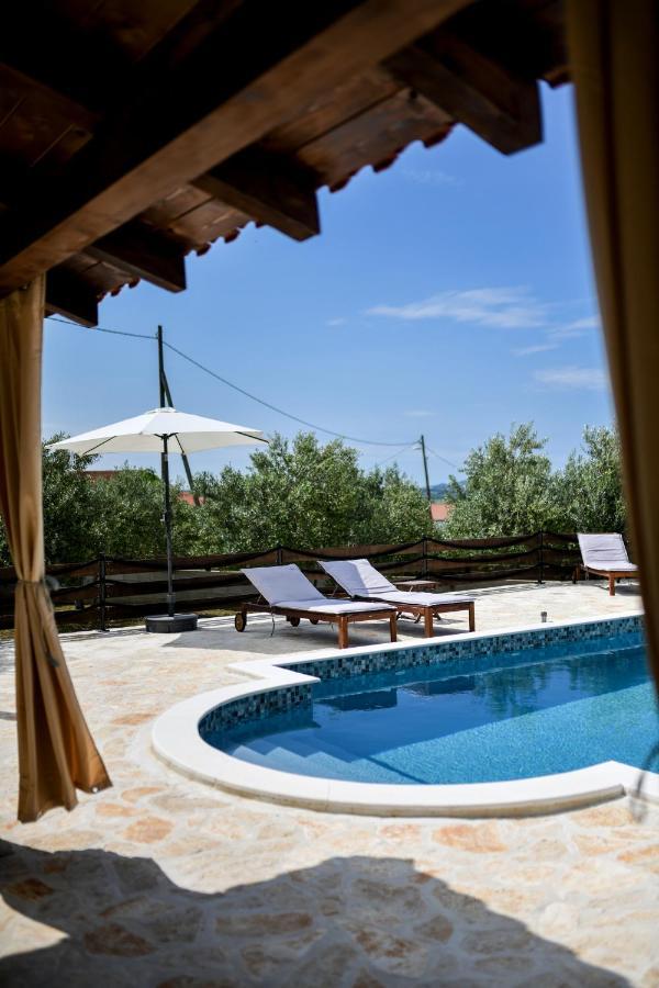 Wonderful Holiday House Bruno With Heated Pool Zadar Extérieur photo