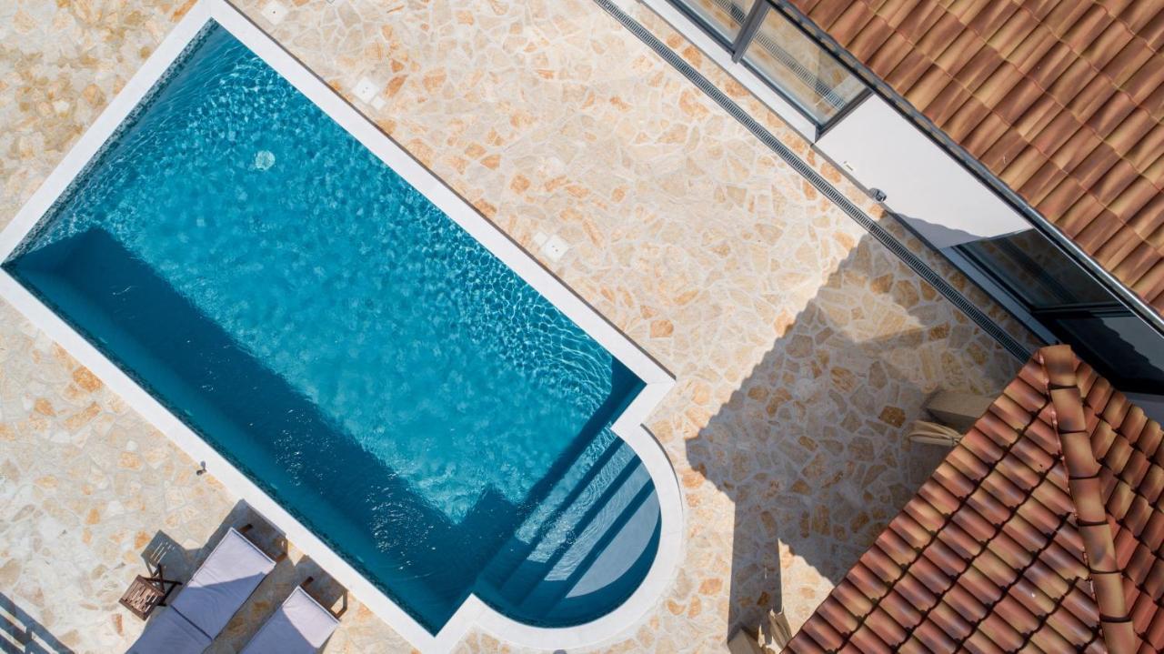Wonderful Holiday House Bruno With Heated Pool Zadar Extérieur photo