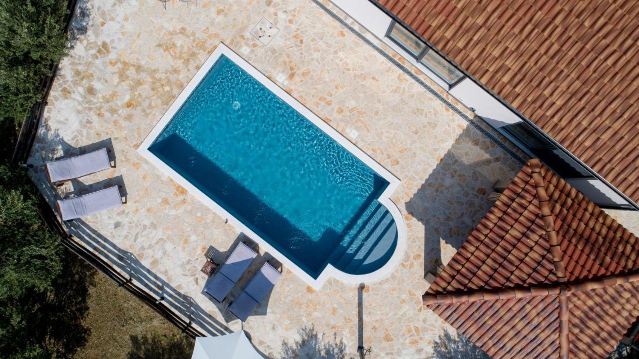 Wonderful Holiday House Bruno With Heated Pool Zadar Extérieur photo